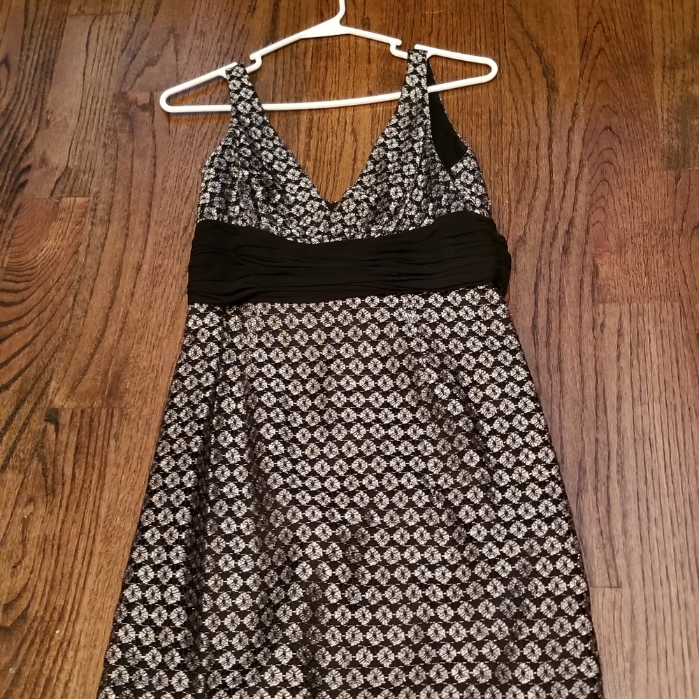 Maggy London Black Metallic Sleeveless Dre…